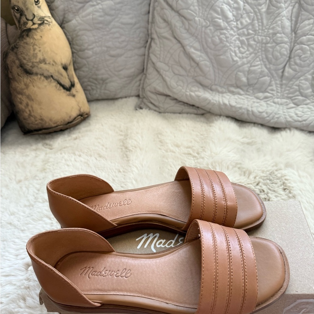 Madewell D’Orsay Flats in Camel Tan